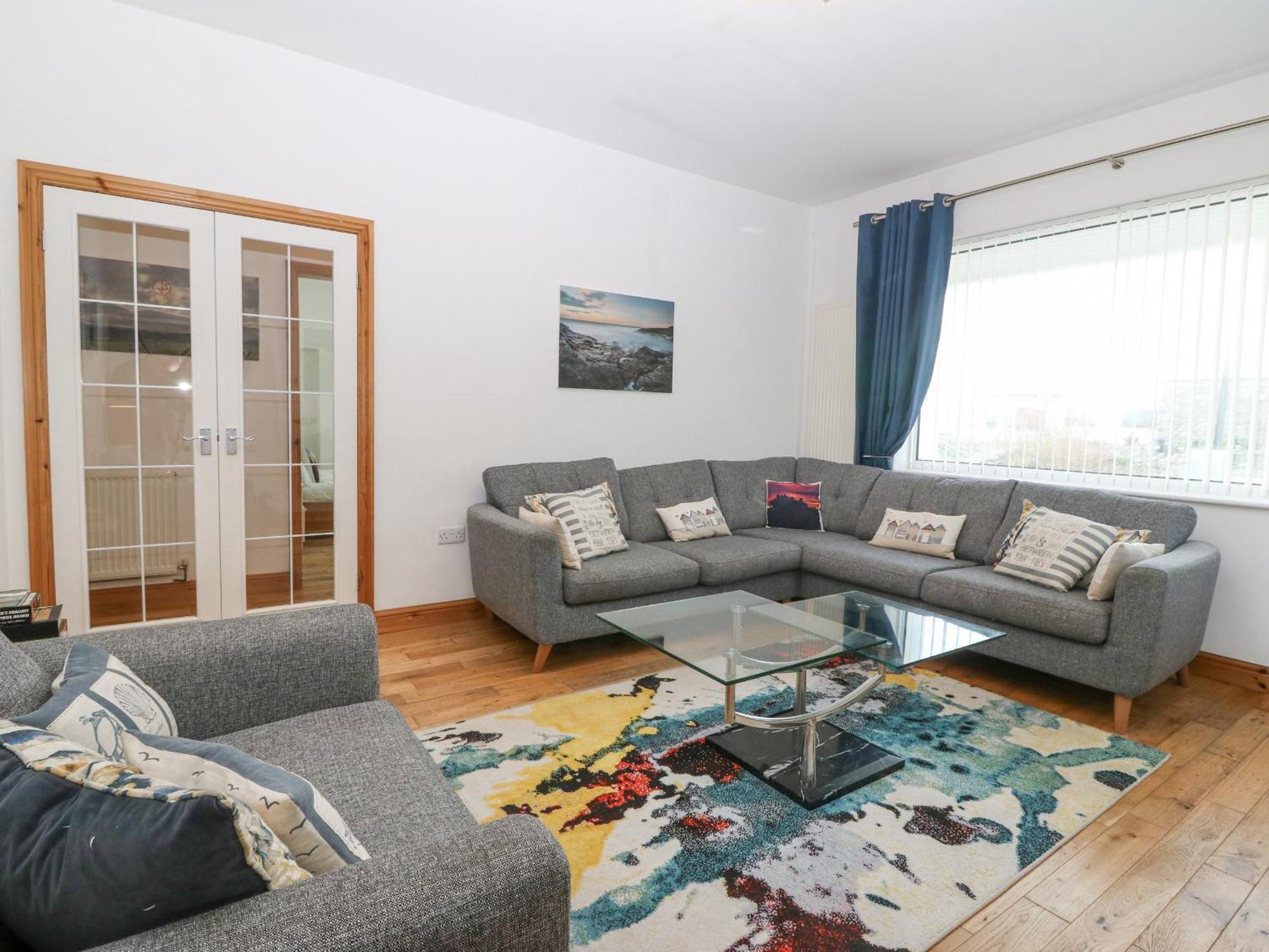 Coed Llai Villa Хоулихед Екстериор снимка